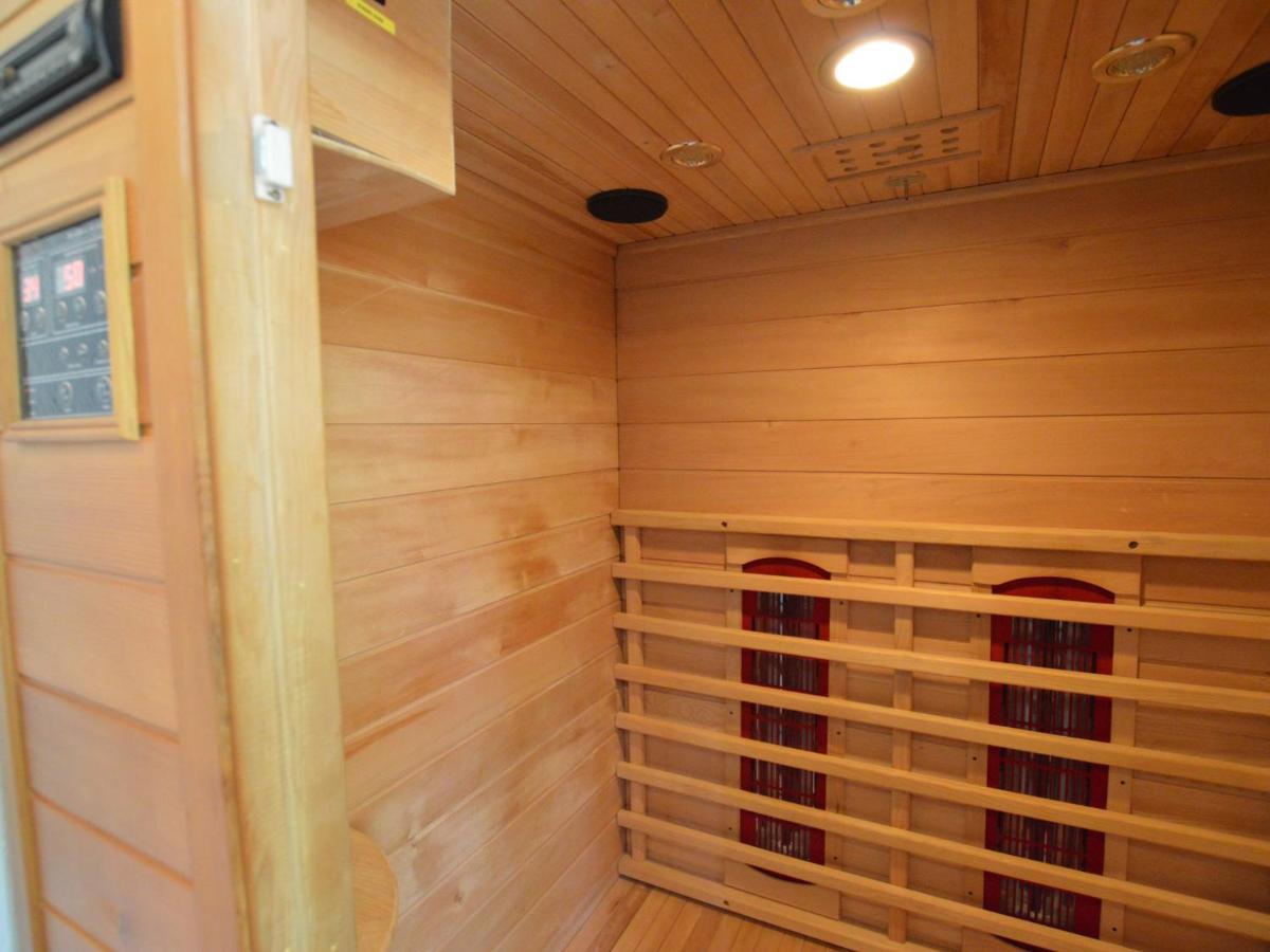 Detached Holiday Home With Sauna Large Garden Stramproy Luaran gambar