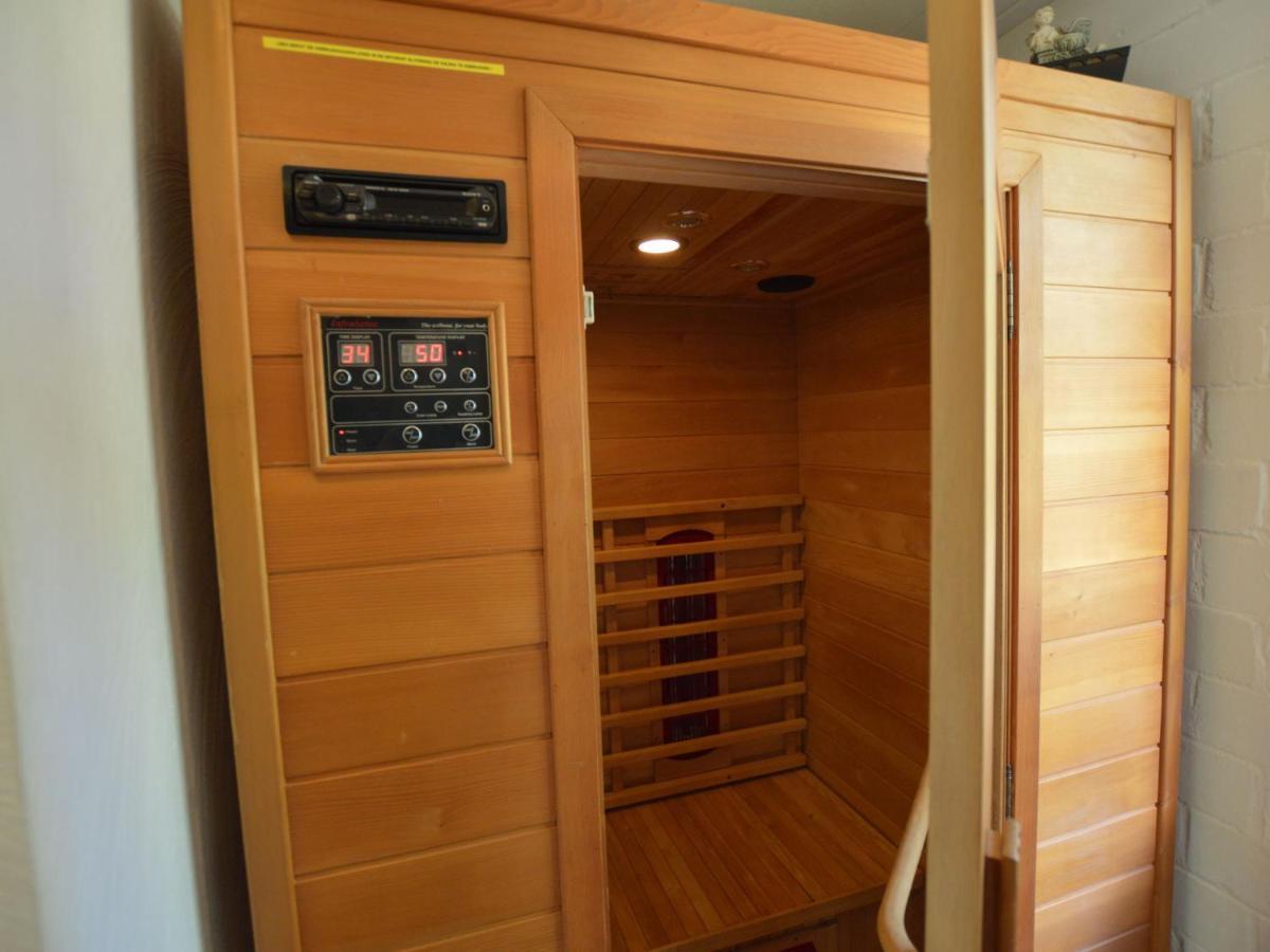 Detached Holiday Home With Sauna Large Garden Stramproy Luaran gambar